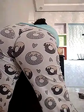 Snapshot of Dalou3a-69 chatting on November 22, 10:47 am Dalou3a-69 online show from November 22, 10:47 am