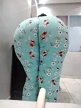 Snapshot of Dalou3a-69 chatting on October 15, 10:01 am Dalou3a-69 online show from October 15, 10:01 am