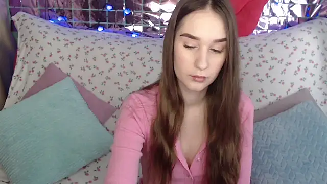 Snapshot of Margarettii chatting on March 23, 5:43 am Margarettii online show from March 23, 5:43 am