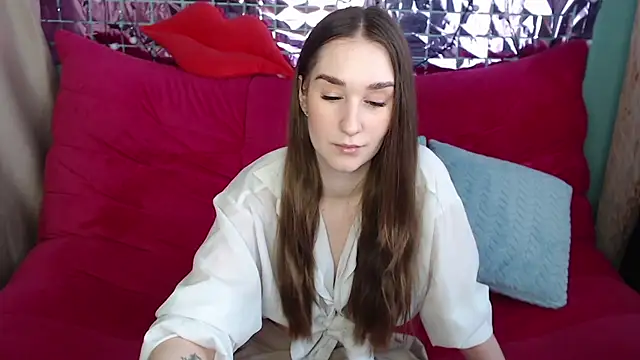 Snapshot of Margarettii chatting on February 27, 5:51 am Margarettii online show from February 27, 5:51 am