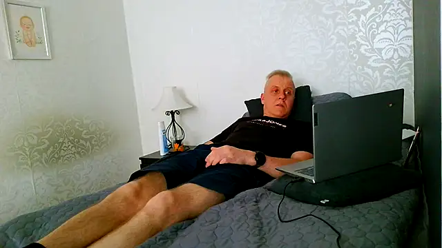 Snapshot of Teemu chatting on June 20, 3:28 pm Teemu online show from June 20, 3:28 pm
