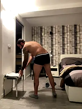 Snapshot of morfeoX chatting on October 31, 7:38 am morfeoX online show from October 31, 7:38 am