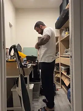 Snapshot of morfeoX chatting on November 28, 9:53 am morfeoX online show from November 28, 9:53 am