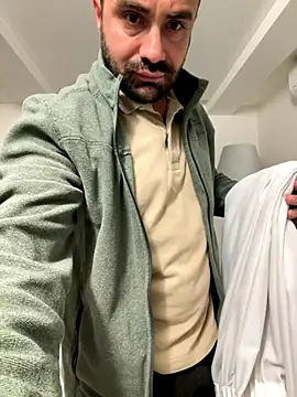 Snapshot of morfeoX chatting on November 8, 4:38 am morfeoX online show from November 8, 4:38 am