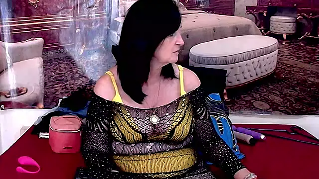 Snapshot of LuciousGrace chatting on June 18, 9:36 am LuciousGrace online show from June 18, 9:36 am