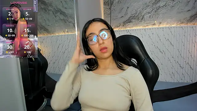 lucelly 15 online show from December 3, 11:53 am