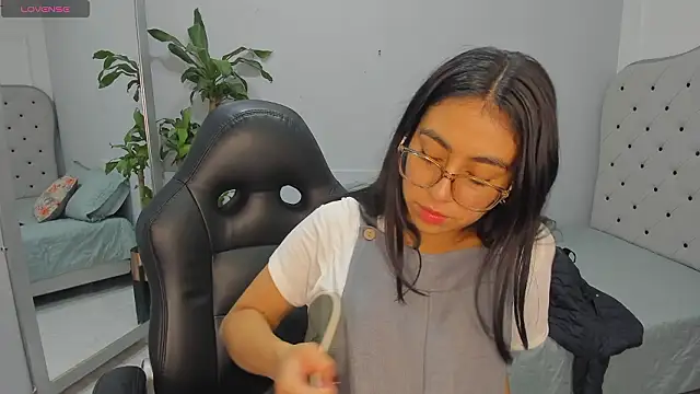 lucelly 15 online show from March 15, 11:39 am
