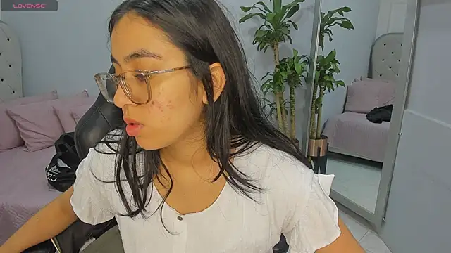 lucelly 15 online show from February 26, 11:43 am