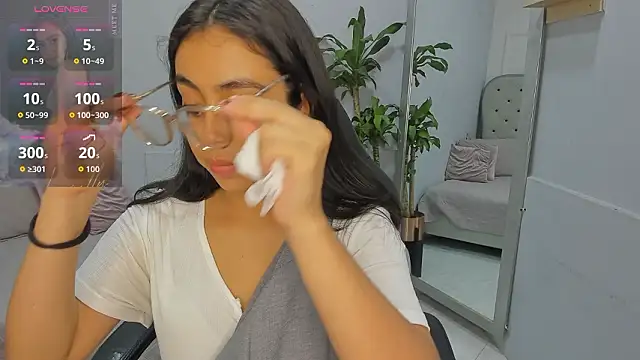 lucelly 15 online show from March 2, 11:50 am