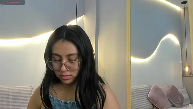 lucelly 15 online show from January 18, 11:46 am