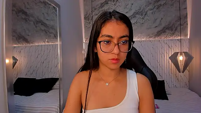 Snapshot of lucelly_15 chatting on March 13, 11:41 am lucelly 15 online show from March 13, 11:41 am