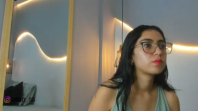 Snapshot of lucelly_15 chatting on October 16, 11:40 am lucelly 15 online show from October 16, 11:40 am