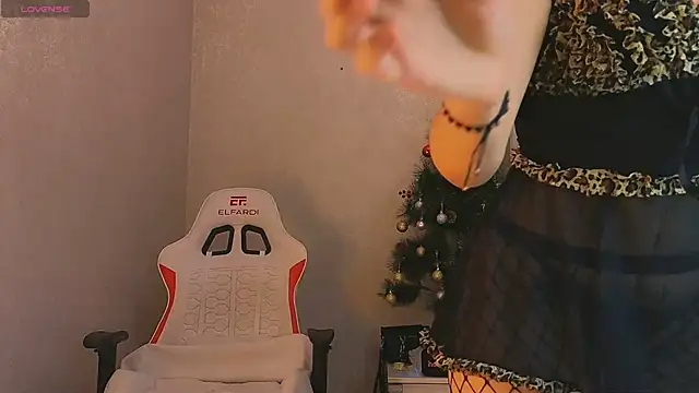 Demonic Angel  online show from January 10, 12:00 pm