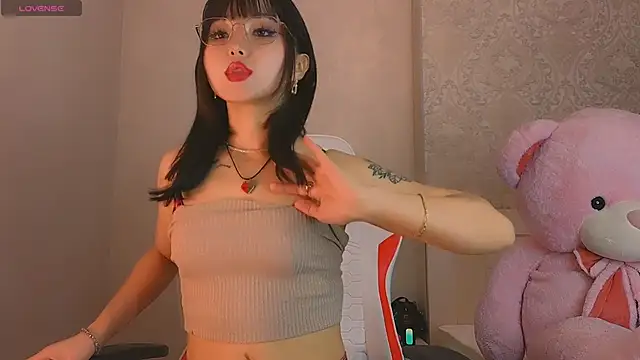 Demonic Angel  online show from January 17, 12:20 pm