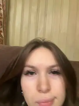 -Amora online show from December 3, 12:15 pm