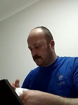 Snapshot of BellBort chatting on March 2, 1:06 am BellBort online show from March 2, 1:06 am