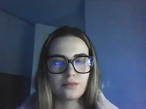 Snapshot of GoddessTenderness chatting on February 15, 6:33 pm GoddessTenderness online show from February 15, 6:33 pm