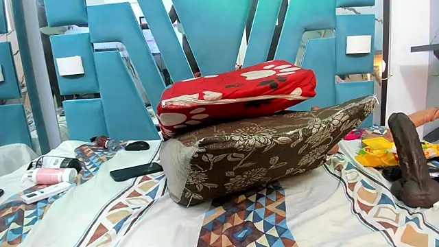 ebony valentina online show from April 16, 9:39 pm