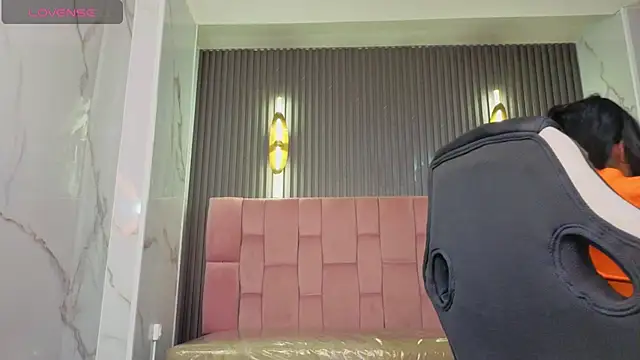 Snapshot of Anni_acker_b chatting on January 19, 1:26 pm Anni acker b online show from January 19, 1:26 pm