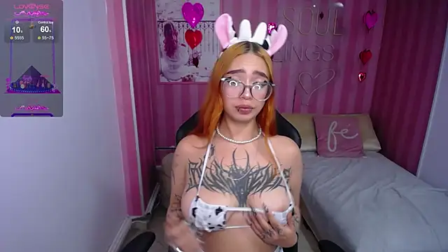 Snapshot of Anni_acker_b chatting on February 17, 7:33 pm Anni acker b online show from February 17, 7:33 pm