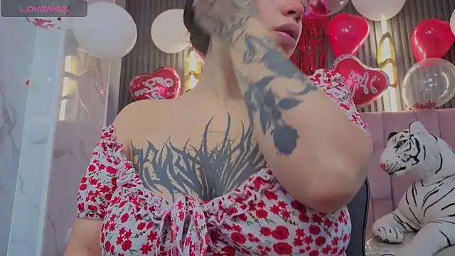 Snapshot of Anni_acker_b chatting on February 12, 12:49 pm Anni acker b online show from February 12, 12:49 pm