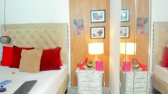 KimberlyBigBoobs online show from November 5, 5:10 am