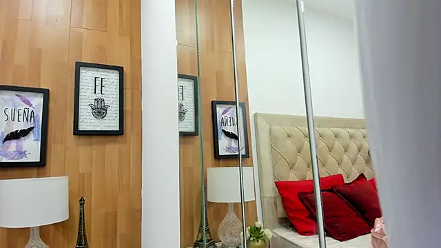 KimberlyBigBoobs online show from September 21, 5:34 am