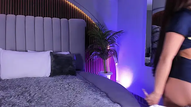 Snapshot of MelanieHillss chatting on January 10, 4:30 am MelanieHillss online show from January 10, 4:30 am