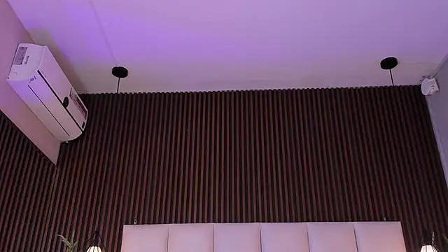 MelanieHillss online show from April 10, 4:08 am