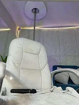 Snapshot of MelanieHillss chatting on February 13, 8:42 pm MelanieHillss online show from February 13, 8:42 pm