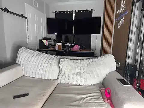 meggsworld online show from March 21, 2:54 pm