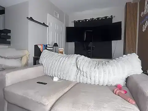 meggsworld online show from February 12, 2:39 pm