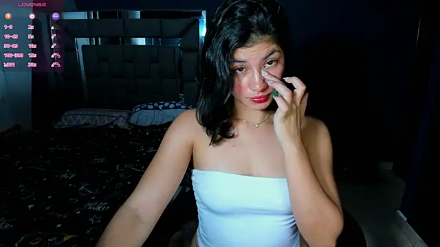 Snapshot of Violett_11 chatting on December 14, 7:25 am Violett 11 online show from December 14, 7:25 am