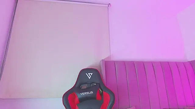 Snapshot of KateBonnet chatting on March 7, 11:27 pm KateBonnet online show from March 7, 11:27 pm