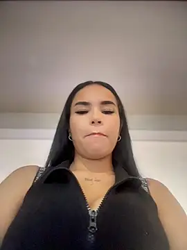 Naatalia online show from April 9, 6:25 pm