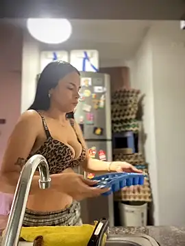 Naatalia online show from December 20, 6:33 pm