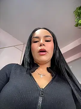 Snapshot of Naatalia chatting on June 23, 6:17 pm Naatalia online show from June 23, 6:17 pm