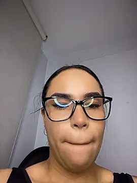 Naatalia online show from April 18, 9:59 pm