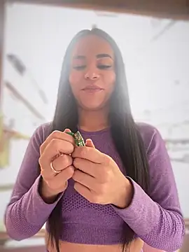 Naatalia online show from November 18, 6:00 pm