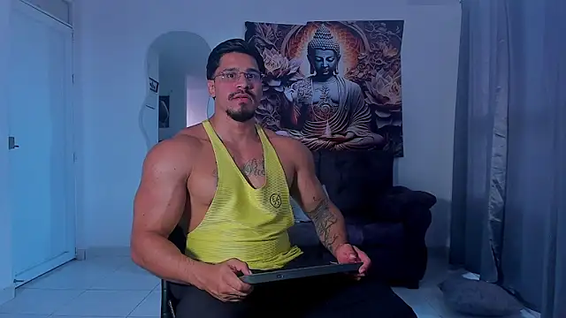 Snapshot of Valentino_Dosantos_ chatting on September 29, 8:58 pm Valentino Dosantos online show from September 29, 8:58 pm