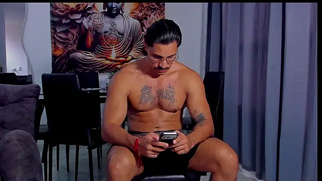 Snapshot of Valentino_Dosantos_ chatting on February 25, 9:14 pm Valentino Dosantos online show from February 25, 9:14 pm