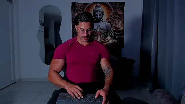 Snapshot of Valentino_Dosantos_ chatting on November 21, 10:53 pm Valentino Dosantos online show from November 21, 10:53 pm