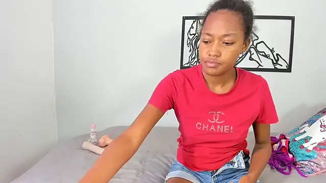 karina-lopez online show from October 17, 2:30 pm