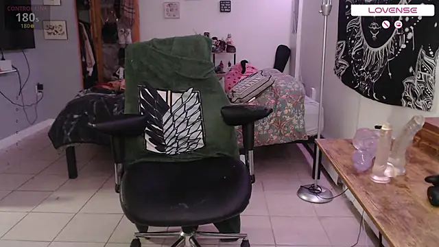 wetwildwhore online show from October 30, 7:00 pm