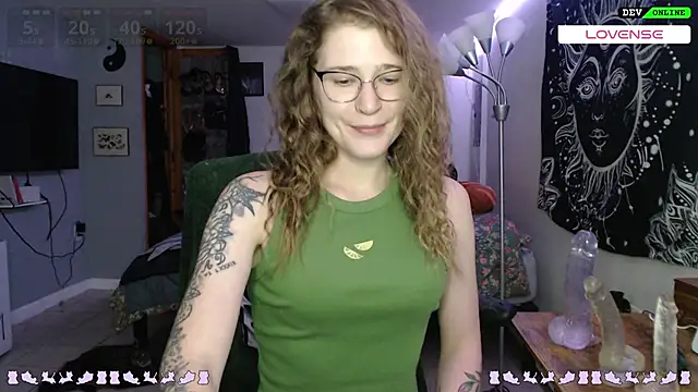 wetwildwhore online show from October 13, 9:49 pm