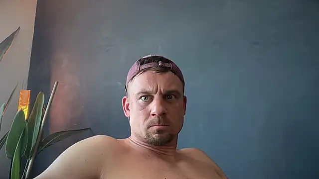 Snapshot of Hagener985 chatting on April 7, 4:20 pm Hagener985 online show from April 7, 4:20 pm