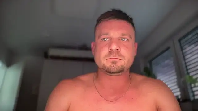 Snapshot of Hagener985 chatting on June 11, 9:06 am Hagener985 online show from June 11, 9:06 am