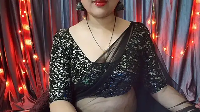 Snapshot of goldiwets chatting on October 31, 4:42 am goldiwets online show from October 31, 4:42 am