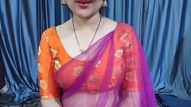 Snapshot of goldiwets chatting on November 13, 4:38 am goldiwets online show from November 13, 4:38 am