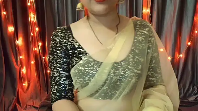 Snapshot of goldiwets chatting on October 29, 3:27 am goldiwets online show from October 29, 3:27 am